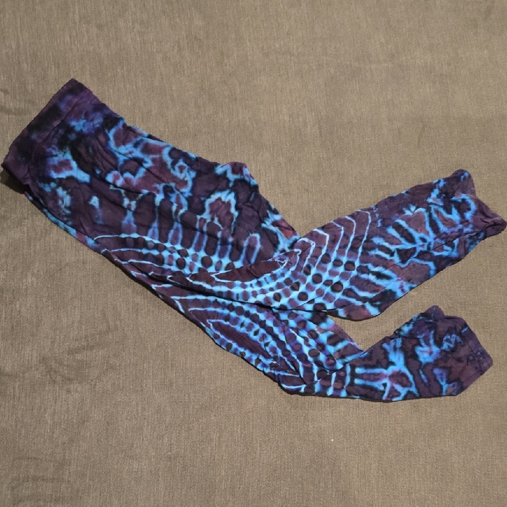 3/4 Blue and Purple Tie-Dye Leggings